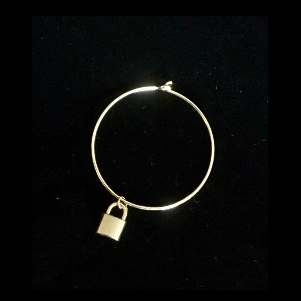 GOLD BANGEL BRACELET - LOCK